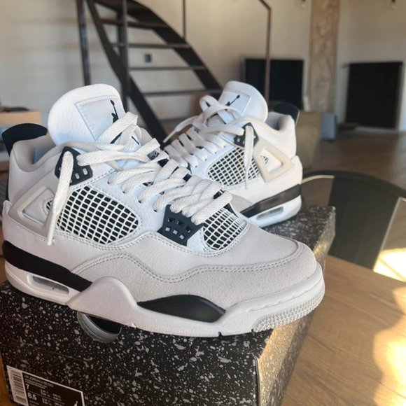 RARE Air Jordan 4 Retro Military